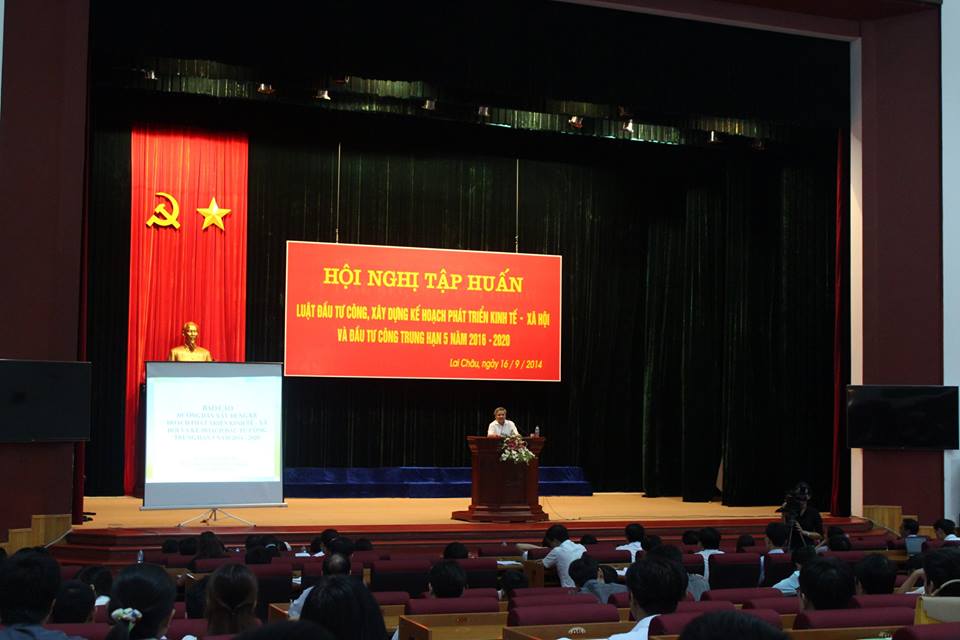 Đ/c Nguyễn Chương - Phó Chủ tịch UBND tỉnh khai mạc hội nghị