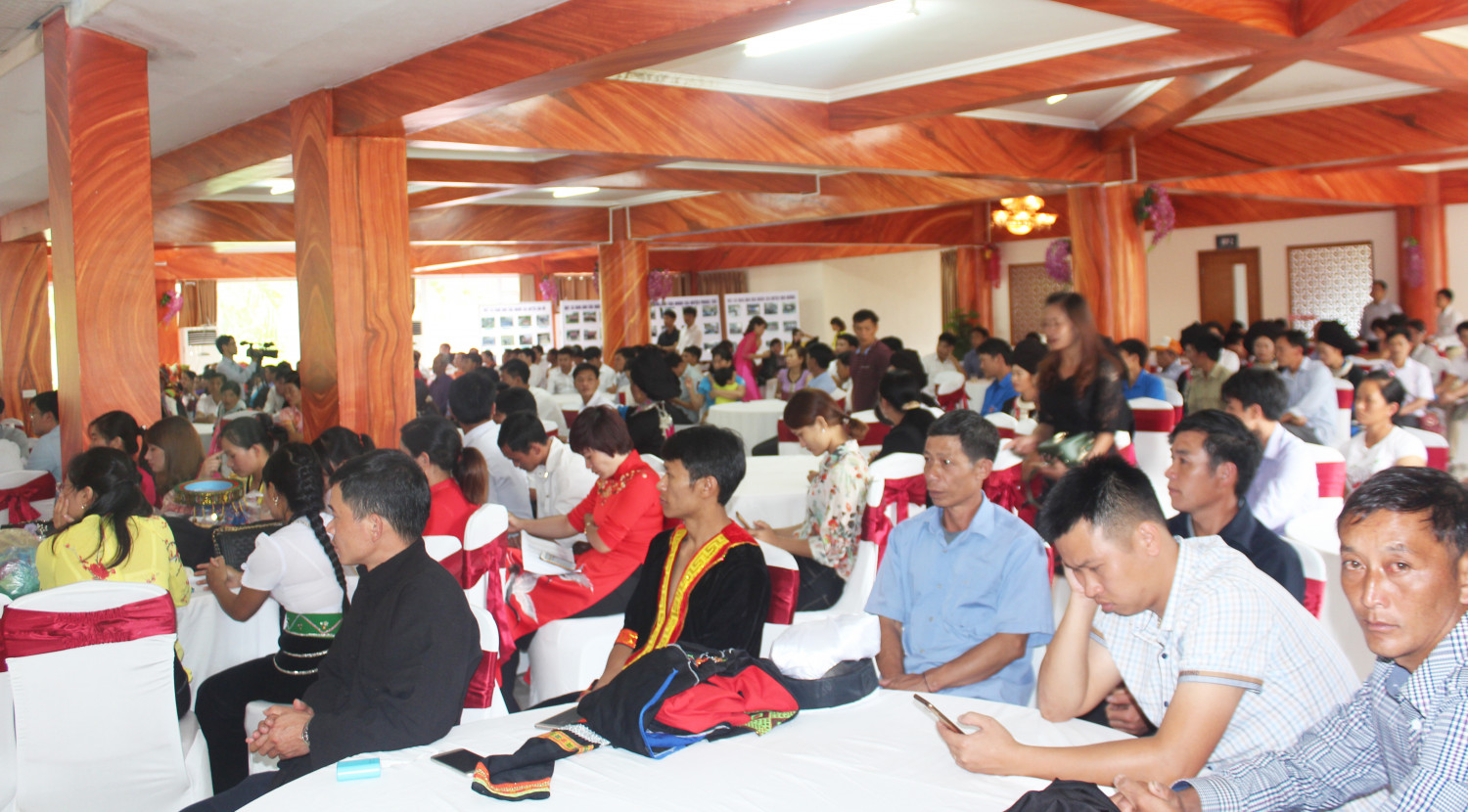 Đồng chí: Hồ Văn Quyền – Phó Ban Quản lý dự án giảm nghèo tỉnh phát biểu khai mạc Hội thảo.