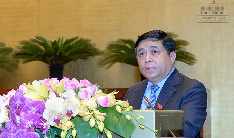 Bộ trưởng Bộ kế hoạch và Đầu tư Nguyễn Chí Dũng đã trình bày Báo cáo Kế hoạch tái cơ cấu nền kinh tế giai đoạn 2016-2020