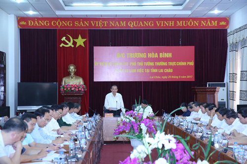 Phó Thủ tướng Thường trực Chính phủ Trương Hoà Bình làm việc với lãnh đạo chủ chốt tỉnh Lai Châu. Ảnh: VGP/Lê Sơn