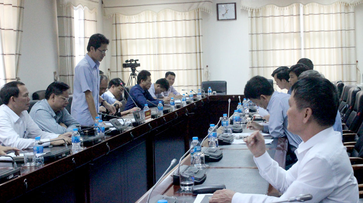 Quang cảnh buổi làm việc