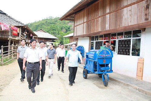 Ngày 15/12, UBND tỉnh ban hành Công văn số 2290 /UBND-KTN, xây dựng kế hoạch 5 năm thực hiện Chương trình MTQG Giảm nghèo bền vững giai đoạn 2016-2020.