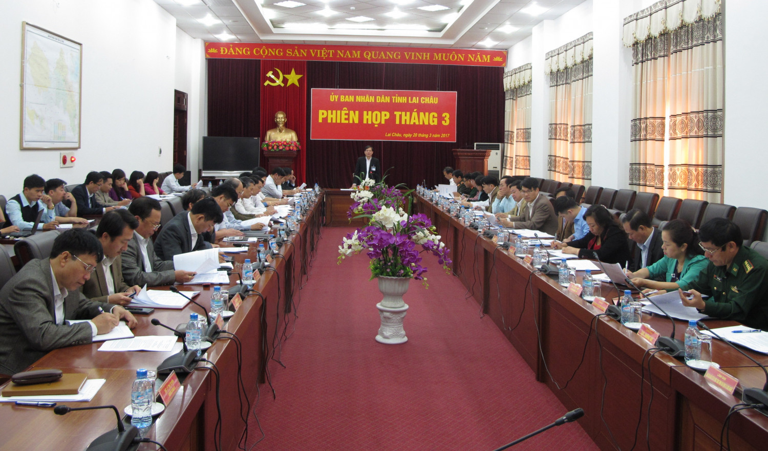 Toàn cảnh phiên họp