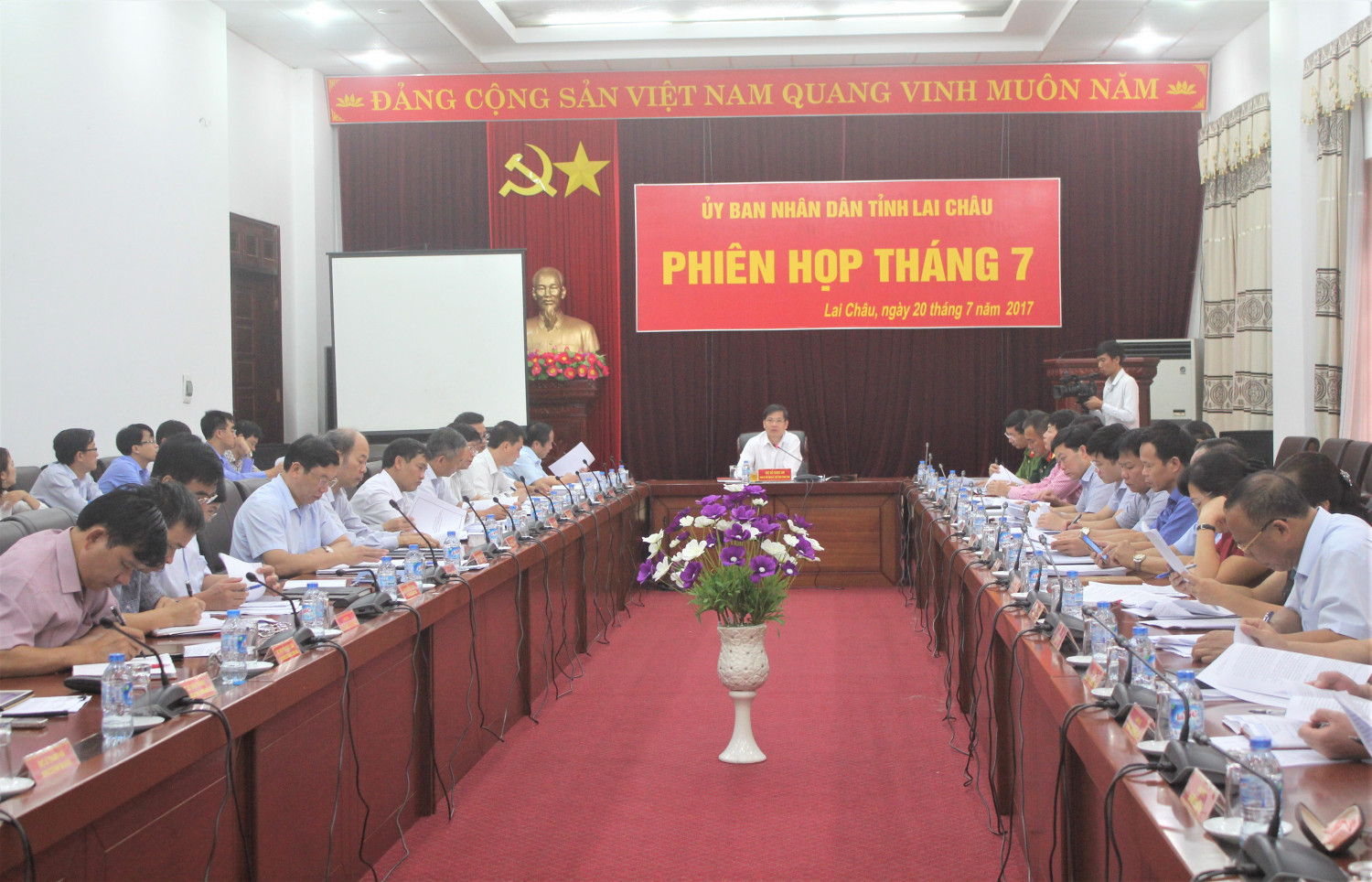 Phiên họp UBND tỉnh thường kỳ tháng 7