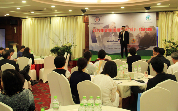 Diễn đàn do Hanoisme phối hợp với Trung tâm Hỗ trợ doanh nghiệp nhỏ và vừa TP. Hà Nội tổ chức, ngày 29/3 tại Hà Nội.