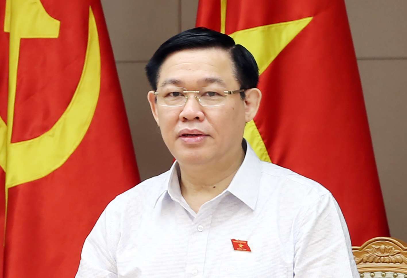 Phó Thủ tướng Vương Đình Huệ chủ trì cuộc họp góp ý xây dựng Nghị định của Chính phủ về tổ chức và hoạt động của Quỹ Phát triển DNNVV. Ảnh VGP/Thành Chung