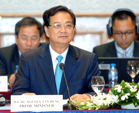 Thủ tướng Nguyễn Tấn Dũng khẳng định Việt Nam sẽ tạo môi trường thuận lợi nhất cho sản xuất, kinh doanh. Ảnh: VGP/Nhật Bắc