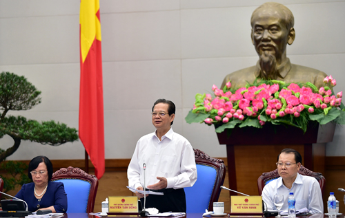 Thủ tướng Nguyễn Tấn Dũng đã chủ trì hội nghị trực tuyến toàn quốc sơ kết, đánh giá 6 năm thực hiện Nghị quyết 30a. Ảnh VGP/Nhật Bắc