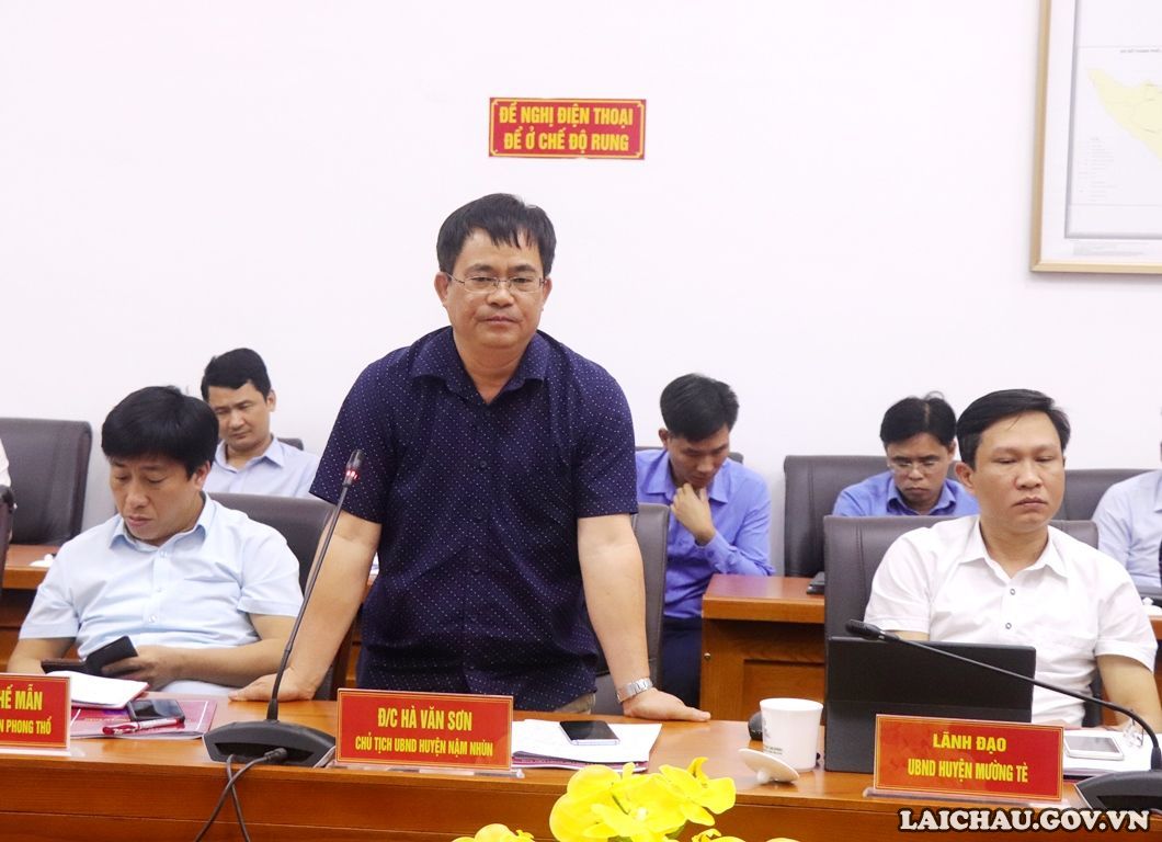 lãnh đạo huyện Nậm Nhun