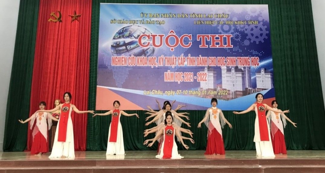 KHAI MẠC CUỘC THI NGHIÊN CỨU KHOA HỌC KỸ THUẬT CẤP TỈNH DÀNH CHO HỌC SINH TRUNG HỌC NĂM HỌC 2021-2022 - Ảnh minh hoạ 5