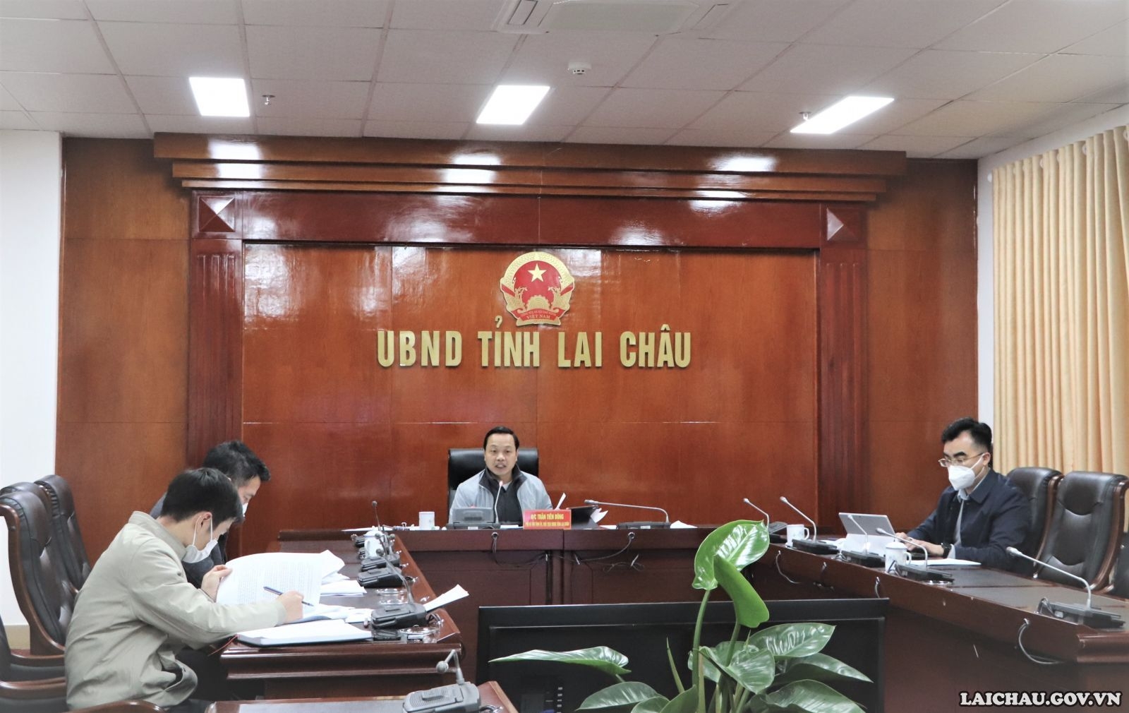 Chủ tịch UBND tỉnh Trần Tiến Dũng làm việc với một số đơn vị về cơ sở pháp lý thành lập Ban Quản lý Khu kinh tế cửa khẩu Ma Lù Thàng