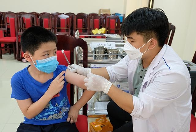 Sáng 14/10: Bộ Y tế tiếp tục nêu tên hàng chục tỉnh, thành tiêm vaccine COVID-19 thấp, chậm - Ảnh 1.