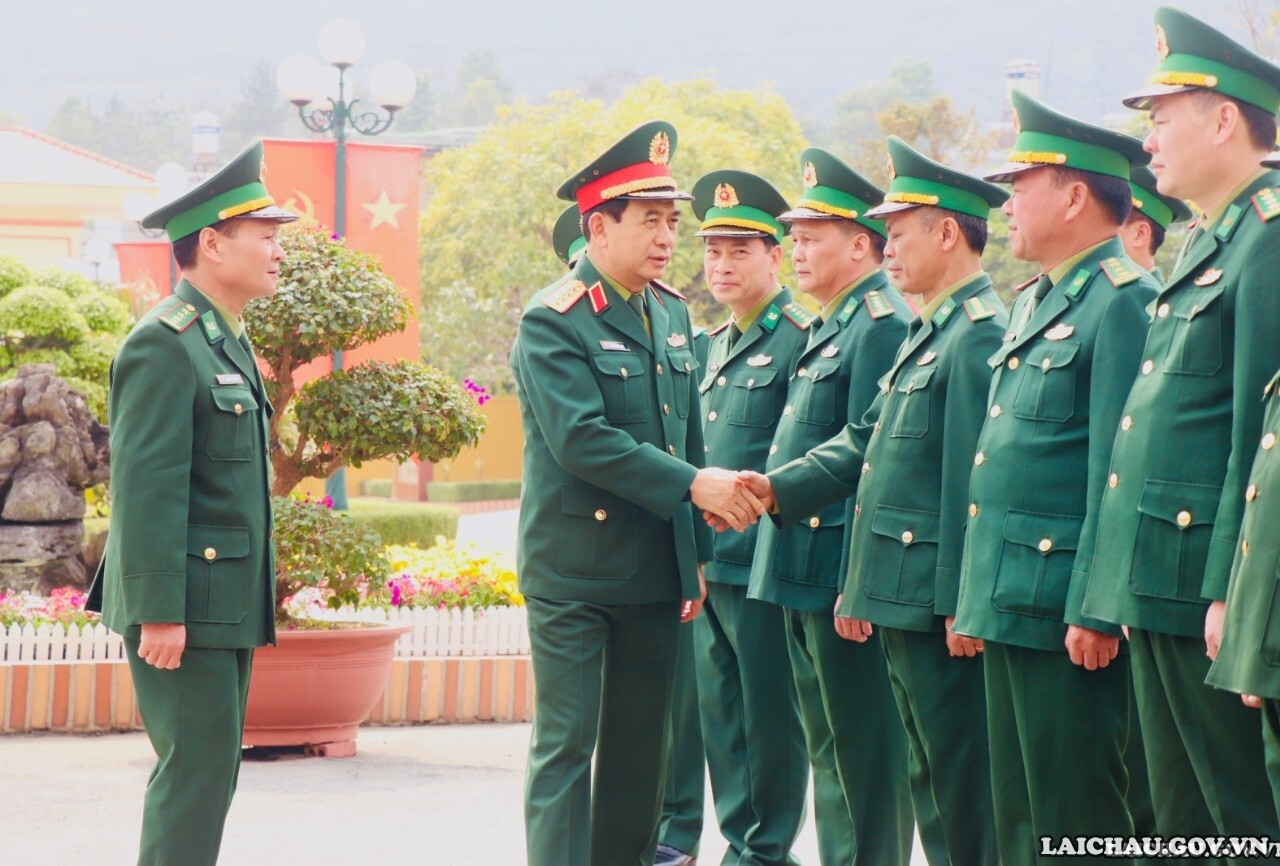 Bộ trưởng Bộ Quốc phòng Phan Văn Giang làm việc với Bộ Chỉ huy Bộ đội Biên phòng và Bộ Chỉ huy Quân sự tỉnh Lai Châu