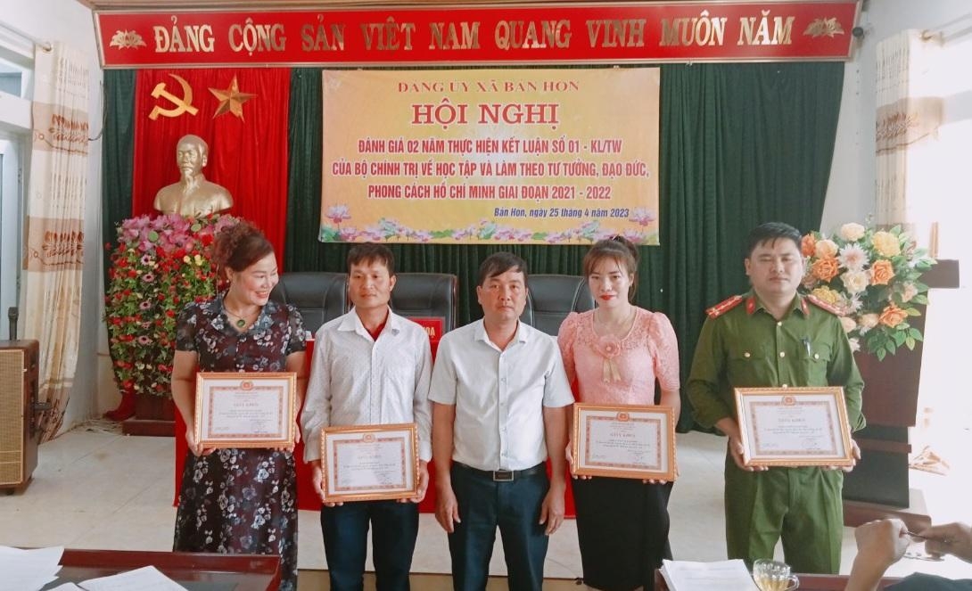 Đảng bộ xã Bản Hon đẩy mạnh học tập và làm theo tư tưởng, đạo đức, phong cách Hồ Chí Minh