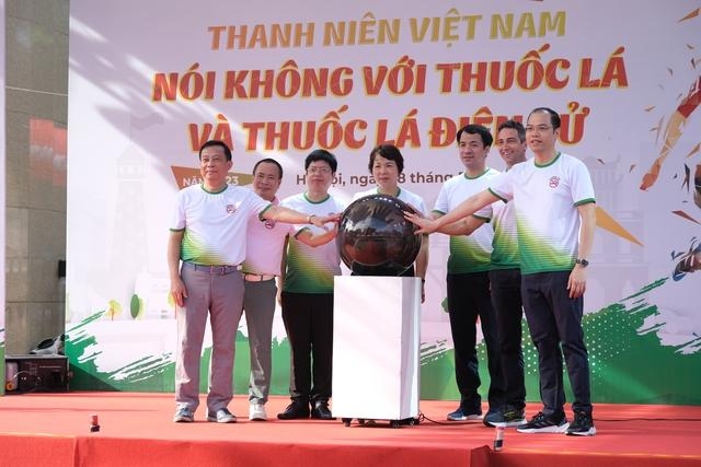 Thanh niên Việt Nam nói không với thuốc lá và thuốc lá điện tử