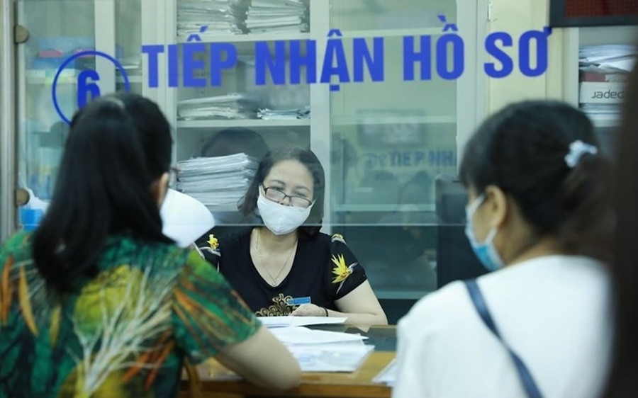 CHÍNH SÁCH MỚI: Nghỉ hưu trước tuổi do tinh giản biên chế được hưởng những chế độ gì?