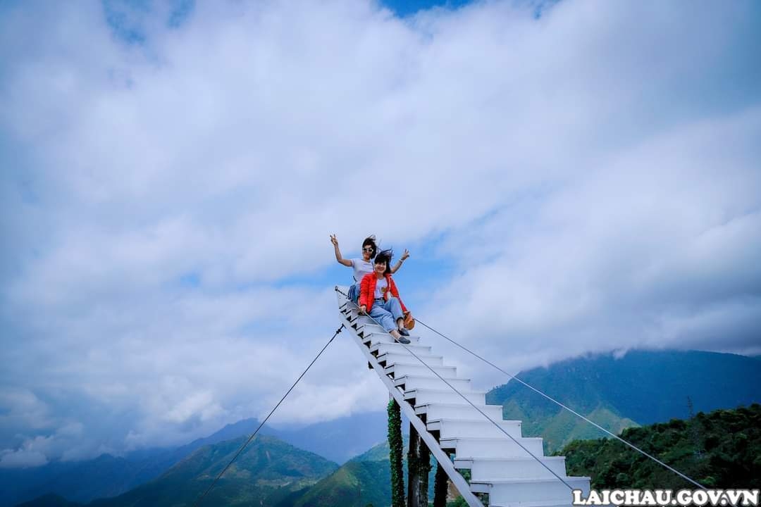 SĂN MÂY TRÊN ĐỈNH Ô QUÝ HỒ