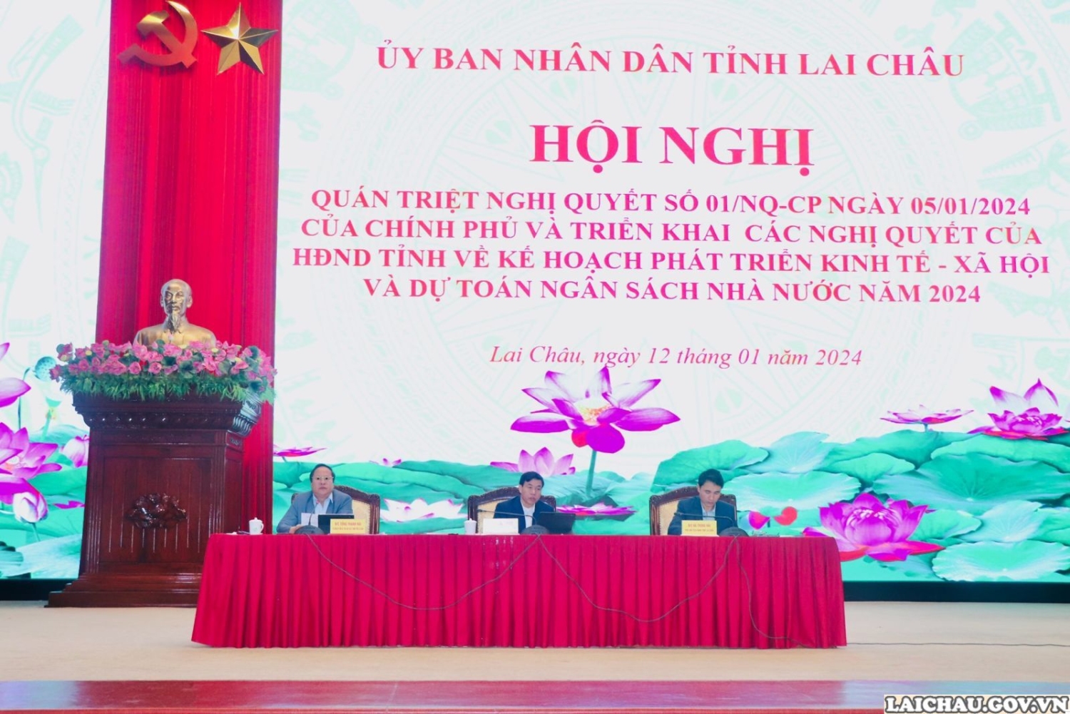 Các đồng chí chủ trì Hội nghị.